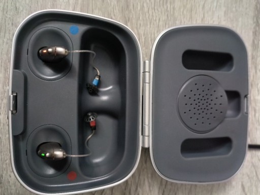 Zdjęcie oferty: APARAT SŁUCHOWY - "UNITRON" audiofon BL MOXI B3-R -STAN  JAK NOWE.  