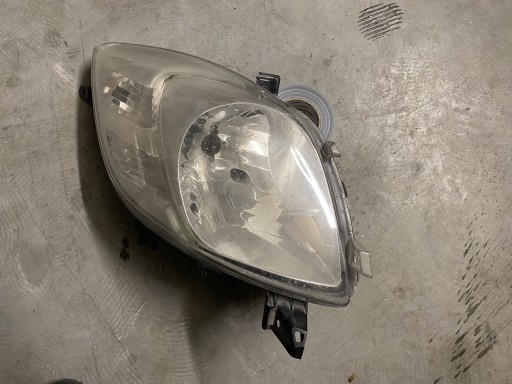 Zdjęcie oferty: Toyota Yaris 2 II Reflektor Lewy Lampa