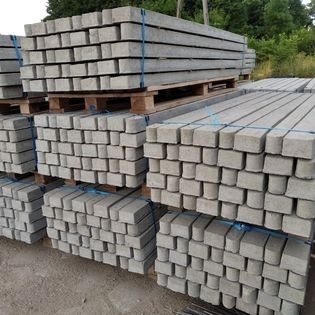 Zdjęcie oferty: Słupek ogrodzeniowy betonowy do siatki  242cm