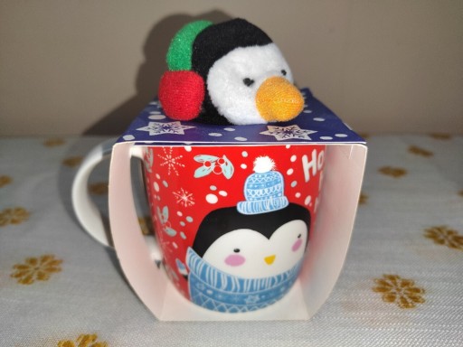 Zdjęcie oferty: Zimowy świąteczny kubek z pluszakiem - NOWY 