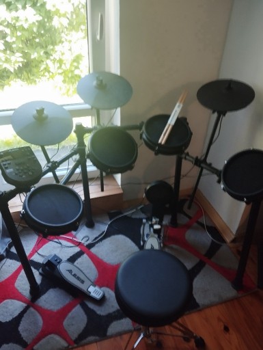 Zdjęcie oferty: Alesis nitro mesh kit w zestawie 