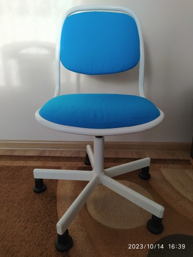 Zdjęcie oferty: Krzesło biurkowe Ikea ORFJALL niebieskie (stopki)
