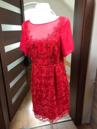Zdjęcie oferty: Czerwona wizytowa sukienka koronka stan idealny