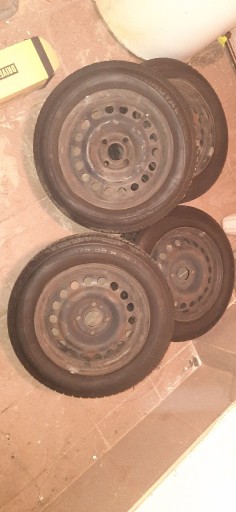 Zdjęcie oferty: Felgi 14' 4x100 z oponami letnimi 175/65 R14