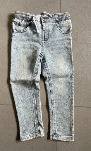 Zdjęcie oferty: Spodnie rurki jeans elastyczne 98 NOWE