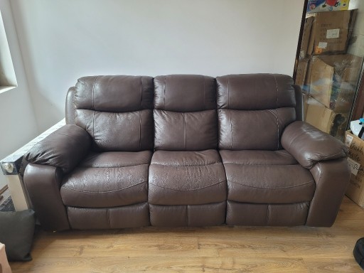 Zdjęcie oferty: Sofa skórzana elegancka brąz 2x funkcja relax