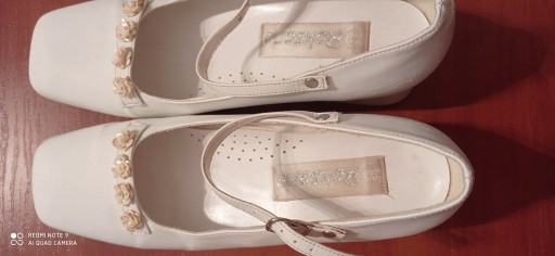 Zdjęcie oferty: Białe buciki roz. 23