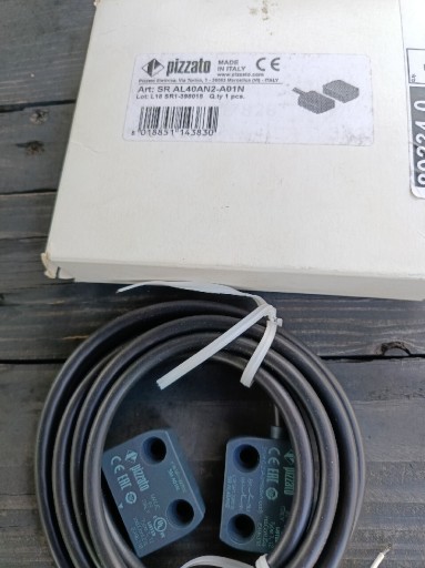 Zdjęcie oferty: Wyłącznik bezpieczeństwa magnetyczny SR AL40AN2-A01N Nowy.