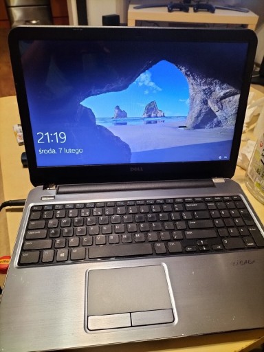 Zdjęcie oferty: Laptop Dell starszy model dobrze utrzymany 