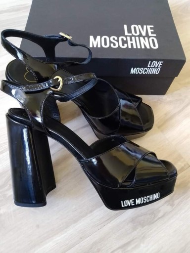 Zdjęcie oferty: Nowe sandały Love moschino JA1605CG1HIH0000