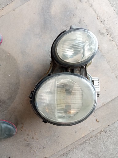 Zdjęcie oferty: LAMPA MERCEDES C KLASY 