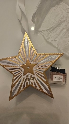 Zdjęcie oferty: Gwiazdka Miss Dior Essence 5ml w pięknym ozdobnym pudełku