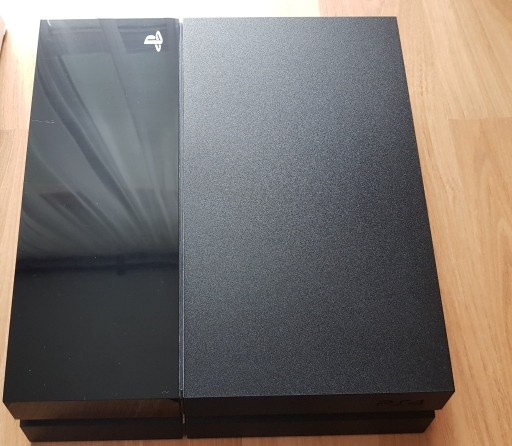 Zdjęcie oferty: Konsola Sony Playstation 4 500GB plus gra