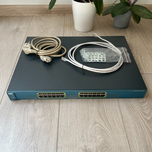 Zdjęcie oferty: Switch Cisco Catalyst 2970G-24TS + akcesoria