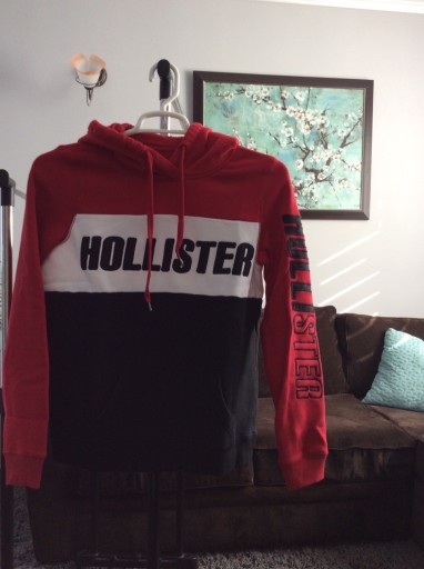 Zdjęcie oferty: Bluza Hollister rozmiar S/M czerwono-biało-czarna