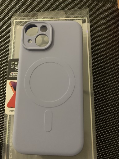 Zdjęcie oferty: Etui lawendowe fioletowe do iPhone 15