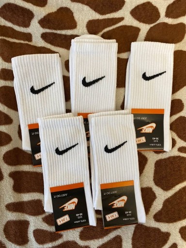 Zdjęcie oferty: Skarpetki Nike 5 par białych r.36-40  na Wiosnę
