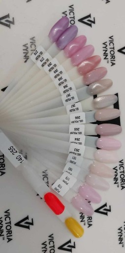 Zdjęcie oferty: Wzornik kolorów Gel Polish-Pure Victoria Vynn oryg