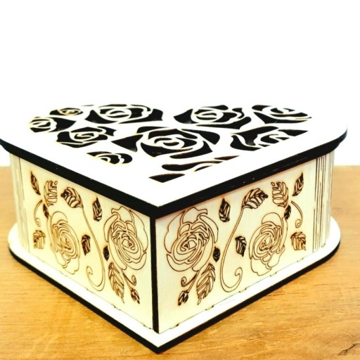Zdjęcie oferty: Drewniane Pudełko Na Biżuterie Walentynki Ślub 