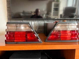 Zdjęcie oferty: Lampy tył MERCEDES W124