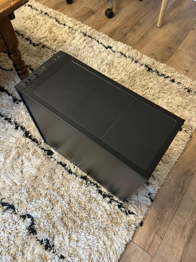 Zdjęcie oferty: Sprzedam wydajny komputer stacjonarny do wizualizacji 3D + monitor 28” UHD