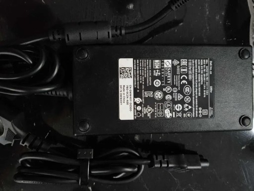 Zdjęcie oferty: Zasilacz DELL 180W 19,5V 9,23A NOWY DA180PM111