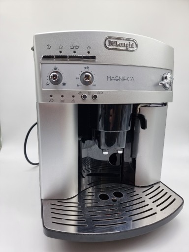 Zdjęcie oferty: Ekspres ciśnieniowy DeLonghi ESAM3200s