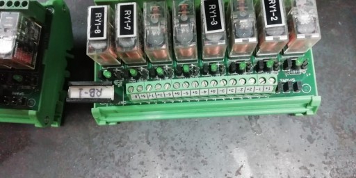 Zdjęcie oferty: Moduły przekźnikowe 24VDC na szynę TS35