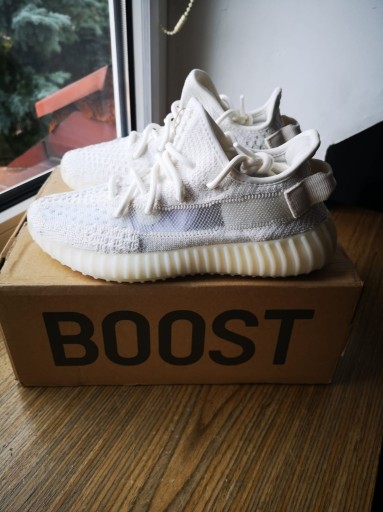 Zdjęcie oferty: Adidas Yeezy 350 V2 "bone" | EU37 1/3