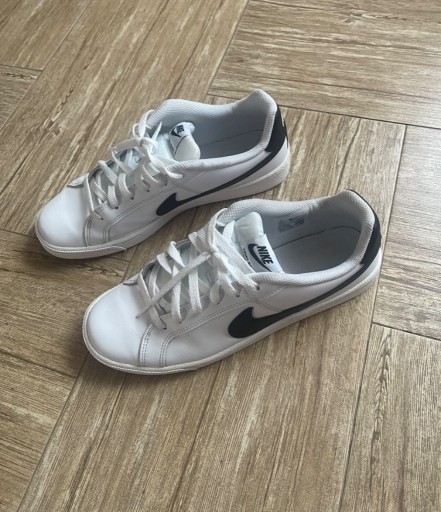 Zdjęcie oferty: Buty Nike białe rozmiar 42,5 27 cm