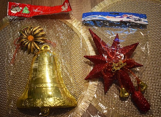 Zdjęcie oferty: Dwie duże ozdoby choinkowe  w jednej cenie - Gwiazda , Dzwon.