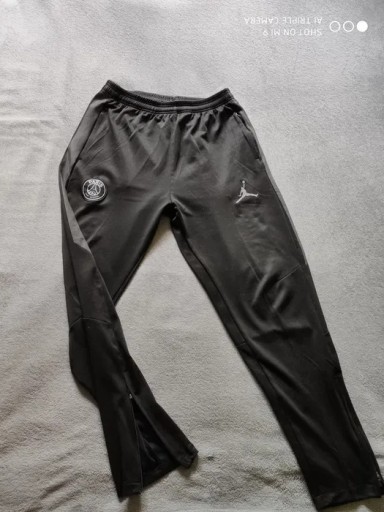 Zdjęcie oferty: Spodnie dresowe Nike Jordan PSG M