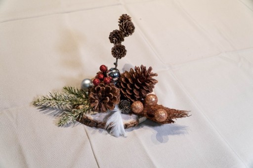 Zdjęcie oferty: Stroik świąteczny na plastrze drzewnym