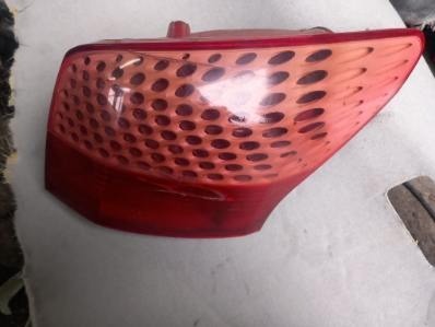 Zdjęcie oferty: Lampa prawa peugeot 407 kombi lift 08