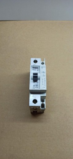 Zdjęcie oferty: Wyłącznik nadprądowy SIEMENS 5SX21 C2 230/400V AC