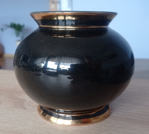 Zdjęcie oferty: Wazon ceramiczny złocony pękaty czarny mały 