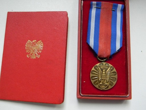 Zdjęcie oferty: Medal za zasługi w ochronie porządku publicznego