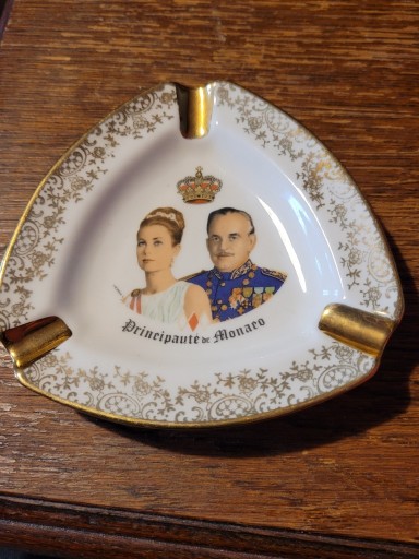 Zdjęcie oferty: Popielniczka. Monaco Książę Rainier Grace Kelly 