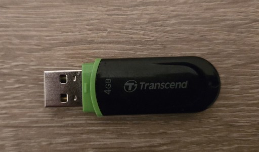 Zdjęcie oferty: Pendrive Transcend o pojemności 4 GB w stanie bardzo dobrym