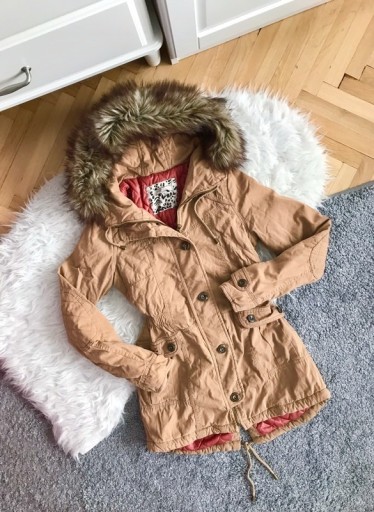 Zdjęcie oferty: Parka beżowa Bershka S 36 kaptur futerko jesień