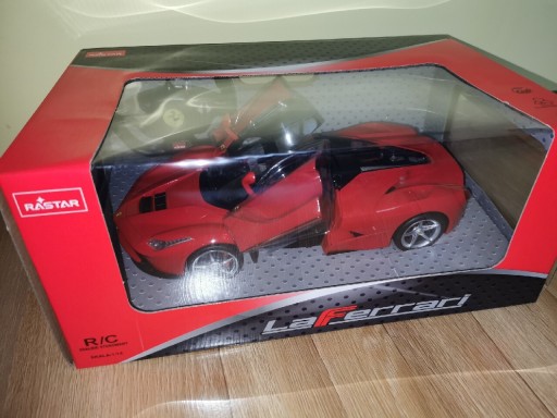 Zdjęcie oferty: Samochód zdalnie sterowany Ferrari czerwone Rastar