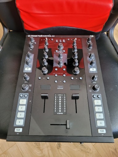 Zdjęcie oferty: Traktor Kontrol Z2 / Native Instruments 