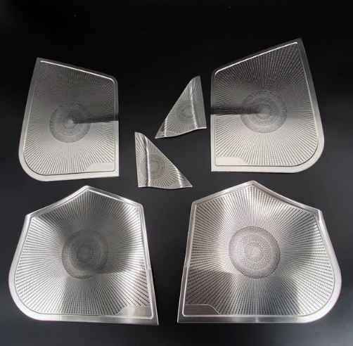 Zdjęcie oferty: Nakładki maskownice na głośniki MERCEDES E W212