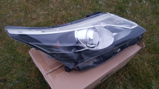 Zdjęcie oferty: Lampa prawa przód Avensis T27 Lift