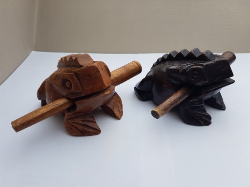 Zdjęcie oferty: Grająca żaba guiro / Instrument muzyczny drewniany