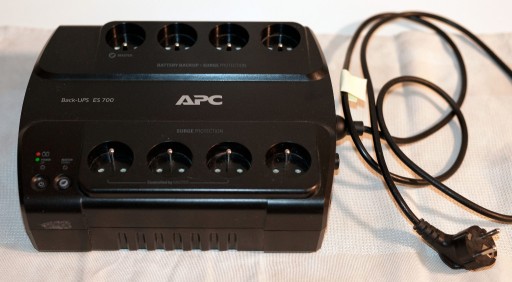 Zdjęcie oferty: Zasilacz awaryjnu UPS APC Back-UPS ES 700