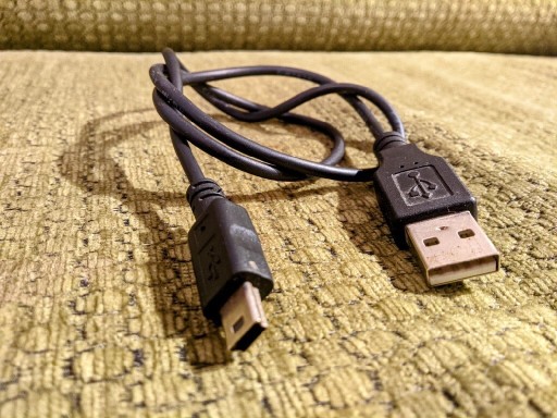 Zdjęcie oferty: Przewód kabel USB - mini USB sprawny 100%