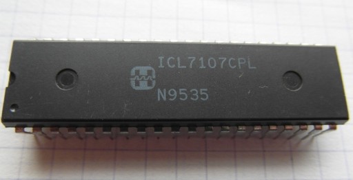 Zdjęcie oferty: ICL7107CPL DIP40 Przetwornik A/C 3 1/2 CYFRY LED