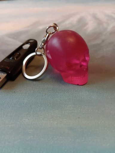 Zdjęcie oferty: Brelok breloczek czaszka ludzka brelok do kluczy