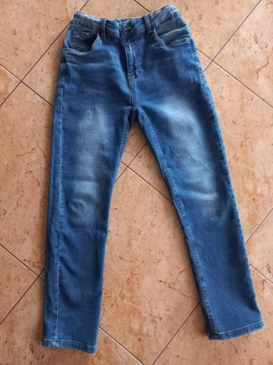 Zdjęcie oferty: Spodnie młodzieżowe jeans